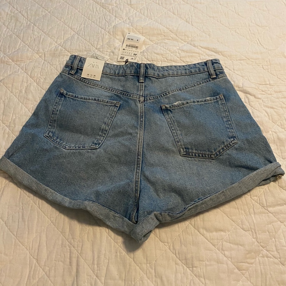 ZARA Highwaist shorts - Picture 2 of 2